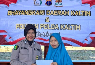 Polwan Polda Kaltim dan Bhayangkari Daerah Kaltim Berbagi Tali Asih kepada Warga di Aspol Segara