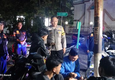 Respons Isu Begal Viral, Bhabinkamtibmas dan FKPM Graha Indah Gelar Patroli Malam