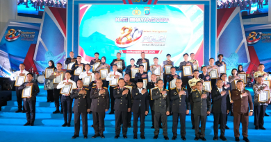 Polda Kaltim Serahkan Penghargaan kepada Pemenang Lomba Film Pendek dan Infografis pada Syukuran Hari Bhayangkara ke-80