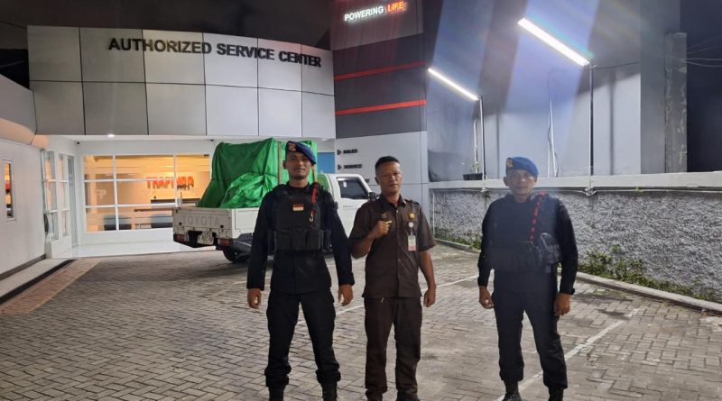 Sat Brimob Polda Kaltim Intensifkan Patroli Malam Guna Perkuat Harkamtibmas, Beri Edukasi Masyarakat di Sejumlah Titik Kota Balikpapan Sat Brimob Polda Kaltim Intensifkan Patroli Malam Guna Perkuat Harkamtibmas, Beri Edukasi Masyarakat di Sejumlah Titik Kota Balikpapan