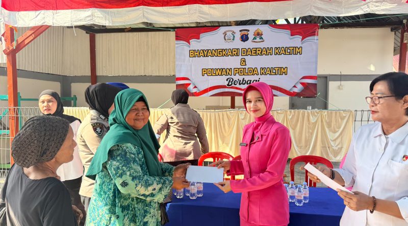 Polwan Polda Kaltim dan Bhayangkari Daerah Kaltim Salurkan Bantuan Sosial kepada Masyarakat di Balikpapan Polwan Polda Kaltim dan Bhayangkari Daerah Kaltim Salurkan Bantuan Sosial kepada Masyarakat di Balikpapan