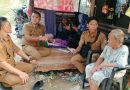 VIRAL VIDEO NENEK DI GRAHA INDAH DILURUSKAN: YANG BILANG TIDAK LAYAK BUKAN PETUGAS KELURAHAN, TAPI ANAK ANGKATNYA – CAMAT DAN LURAH LANGSUNG KASIH BANTUAN BERAS*