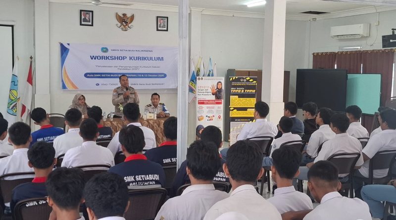 Cegah TPPO Sejak Dini, Sat Binmas Polresta Balikpapan Sosialisasi di SMK Setyabudi