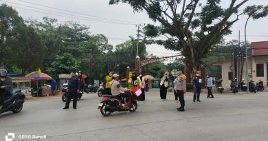 Wujudkan Polisi Bersama Masyarakat, Bhabinkamtibmas Graha Indah Bagi Masker Gratis Cegah Dampak Kabut Asap Karhutla Wujudkan Polisi Bersama Masyarakat, Bhabinkamtibmas Graha Indah Bagi Masker Gratis Cegah Dampak Kabut Asap Karhutla